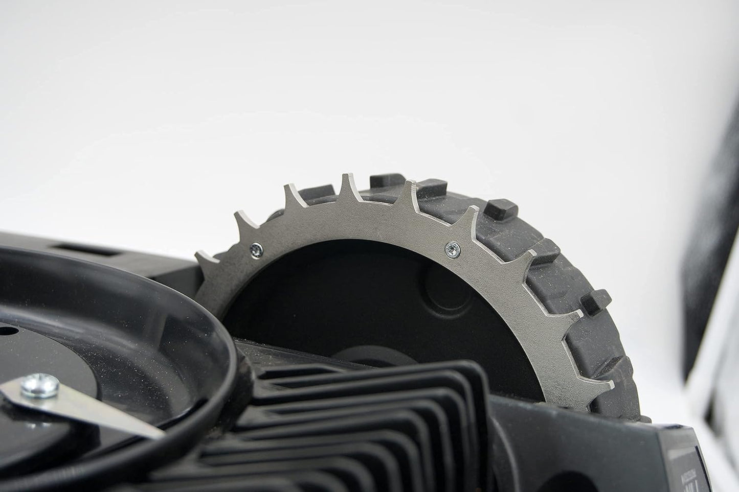 Mähroboter Spikes