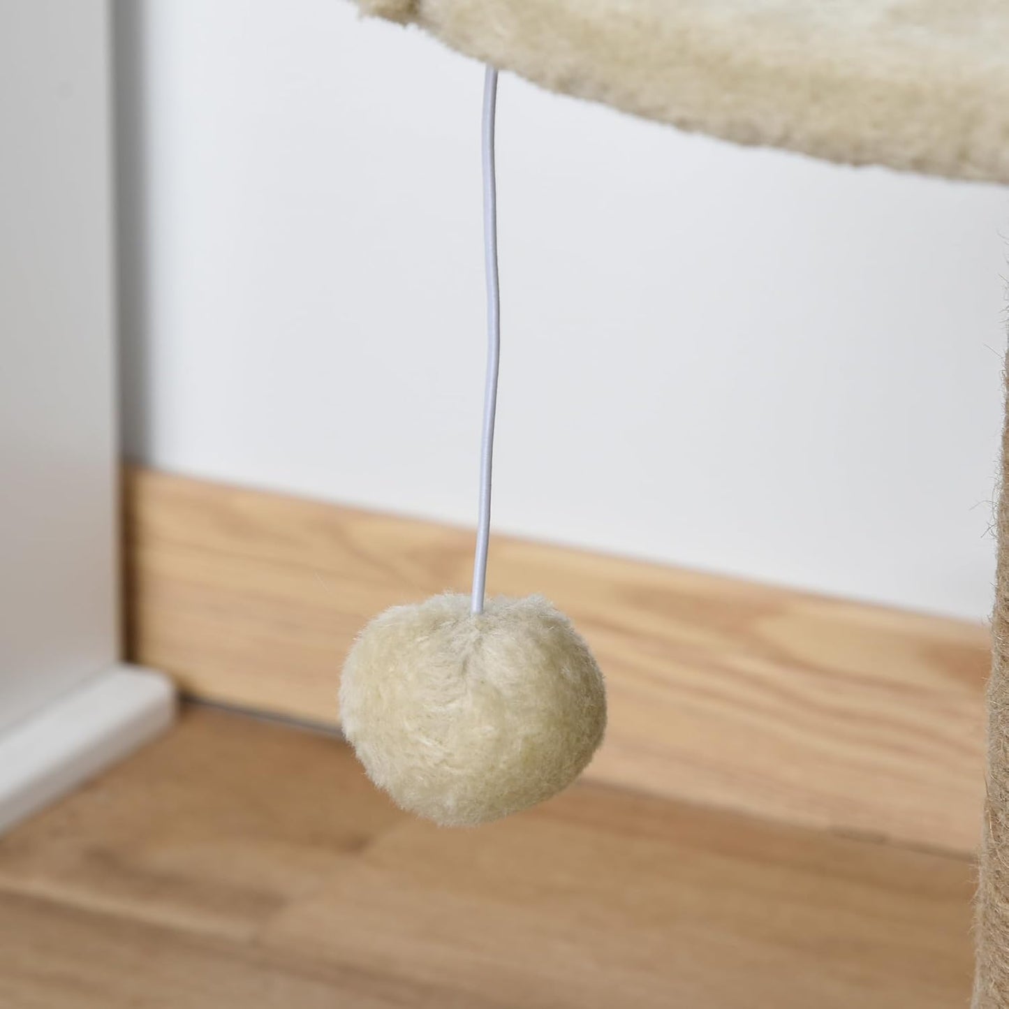 Katzenturm mit Sisalstämmen und Spielball, Kaffee 40L x 40B x 49H cm