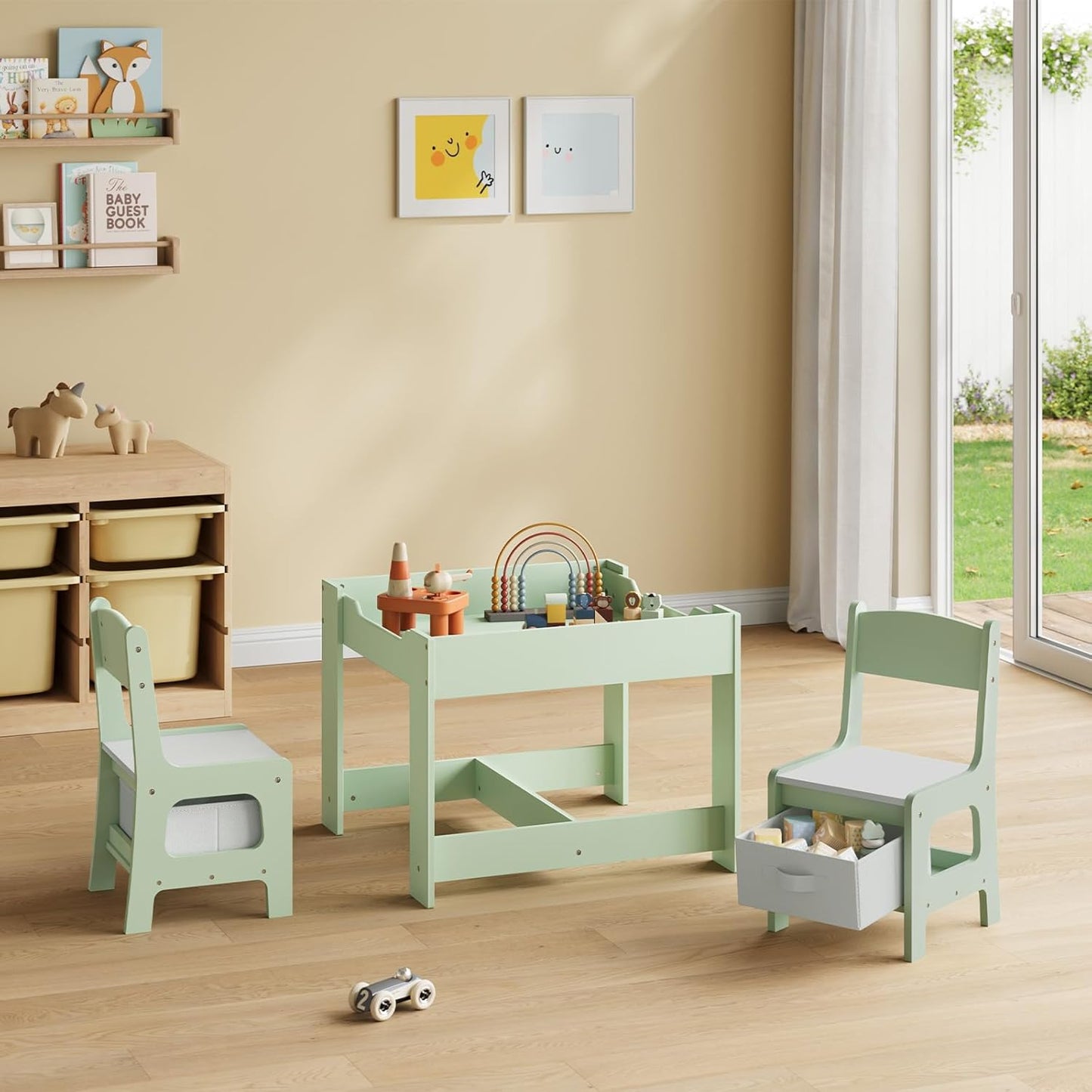 Kindertisch mit Stühlen und Stauraum, Grün + Weiss