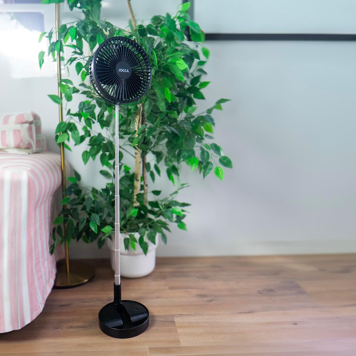 Akku-Standventilator mit Fernbedienung, Schwarz mit Fernbedienung