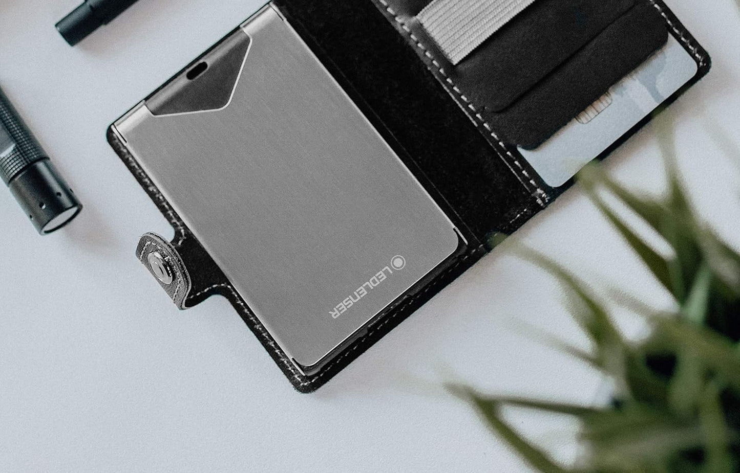 Lite Wallet Portemonnaie mit RFID-Schutz, Schwarz