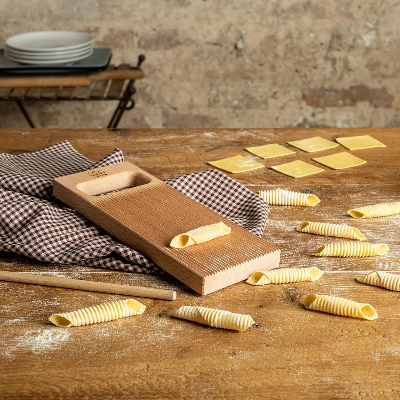 Gnocchi-Brett mit Stiel für Garganelli