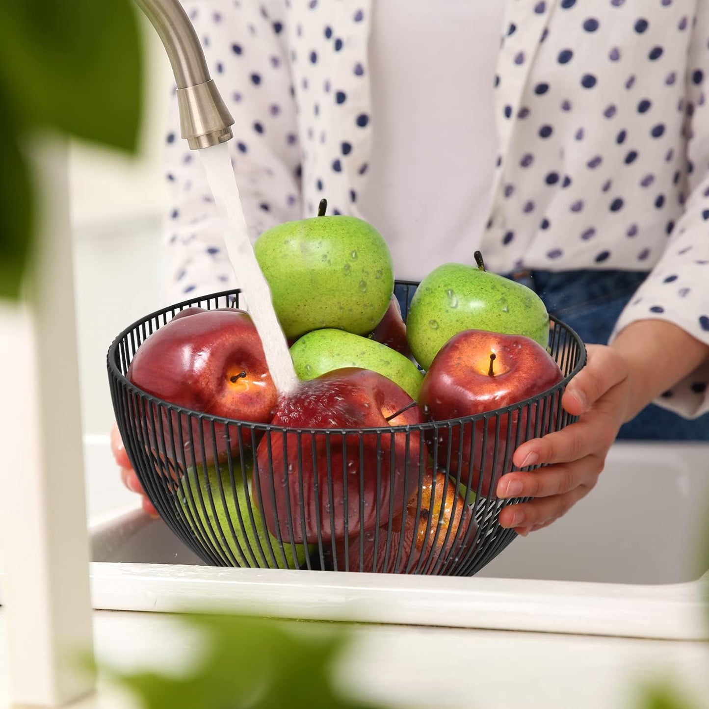 Moderner Obstkorb, Schwarz