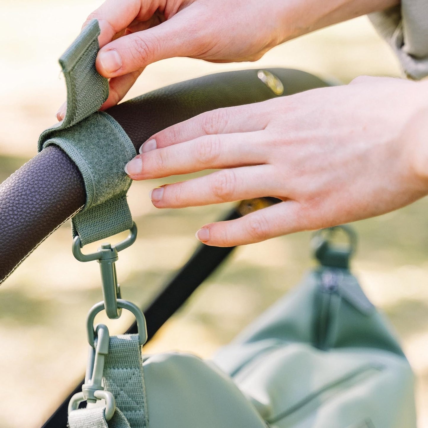 Kinderwagen-Wickeltasche mit Haken, verstellbar, 10L, Grün