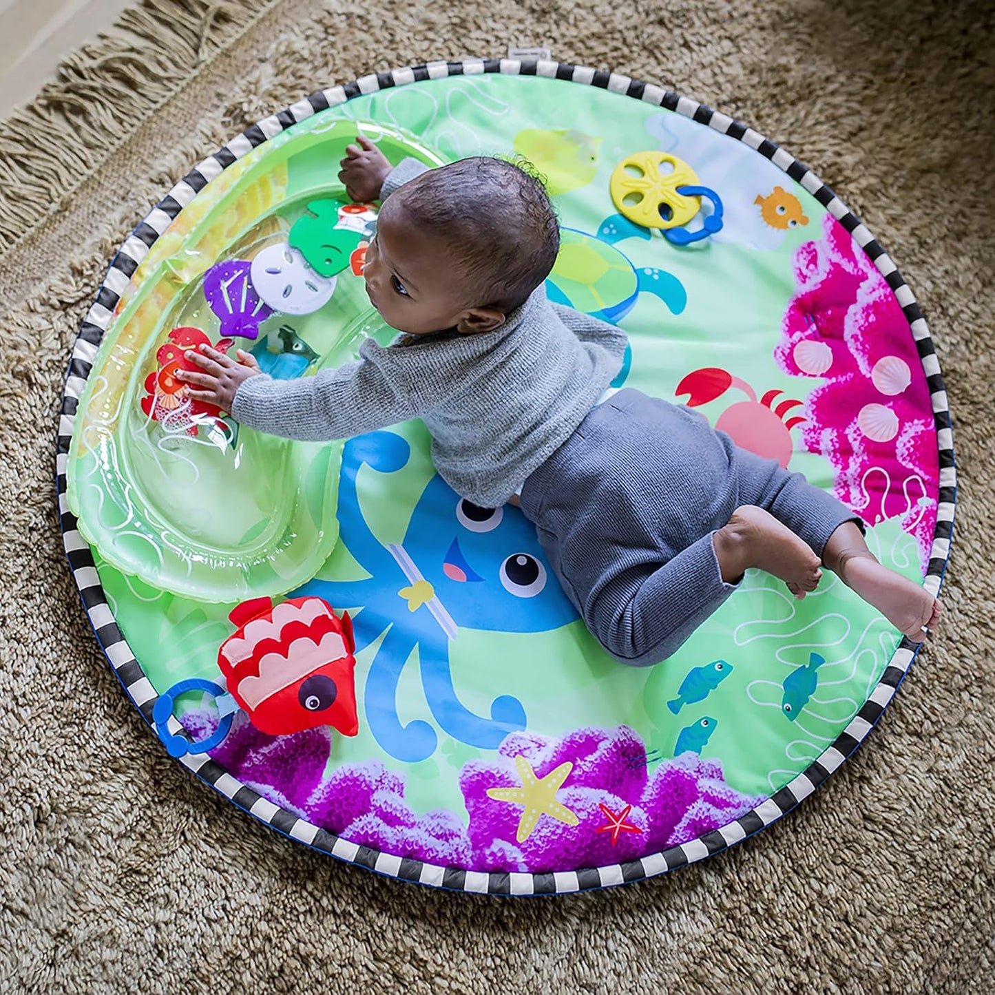 2-in-1 Wassermatte mit Spielzeugen für Neugeborene, Sea Floor Explorers