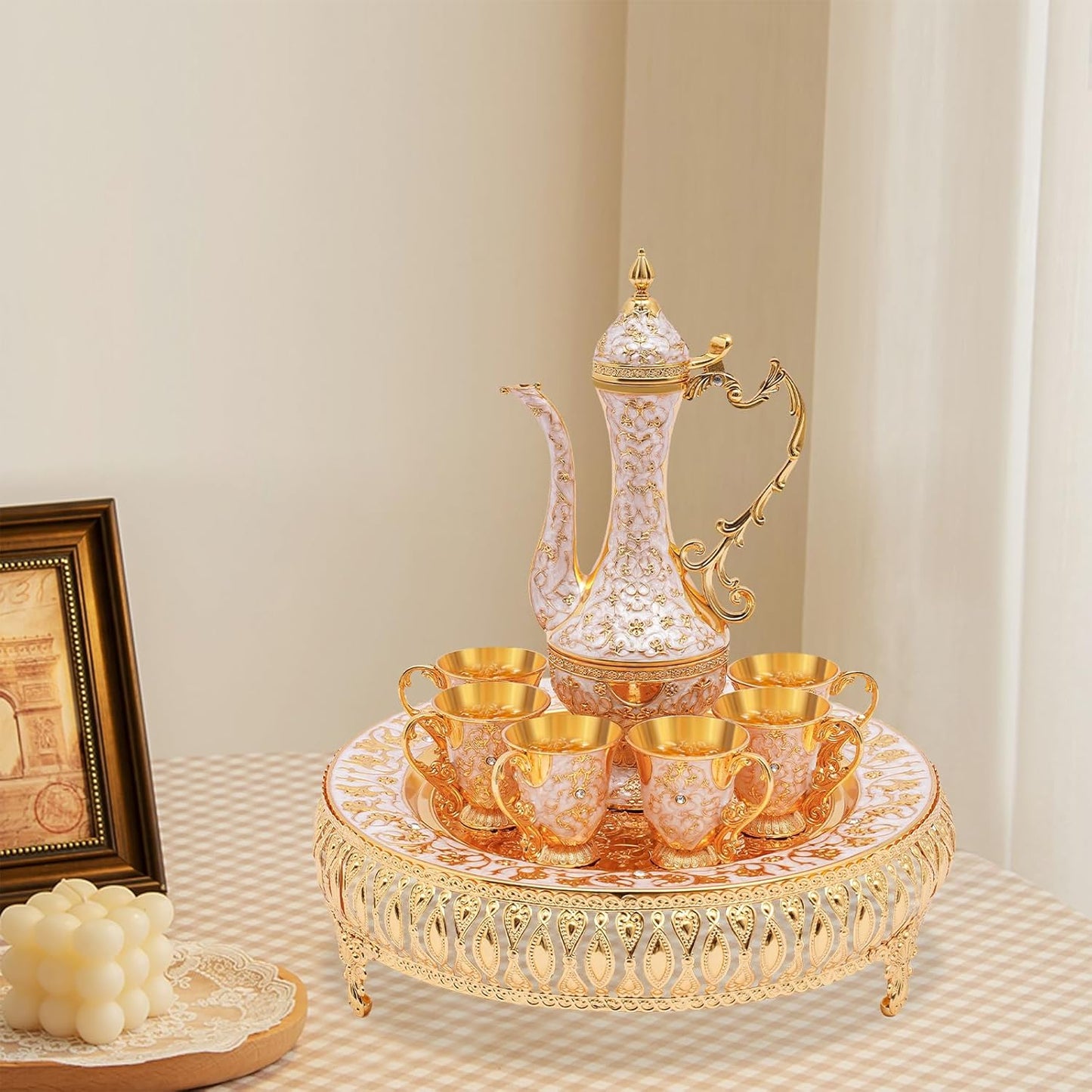 Teeservice mit Tablett, Gold