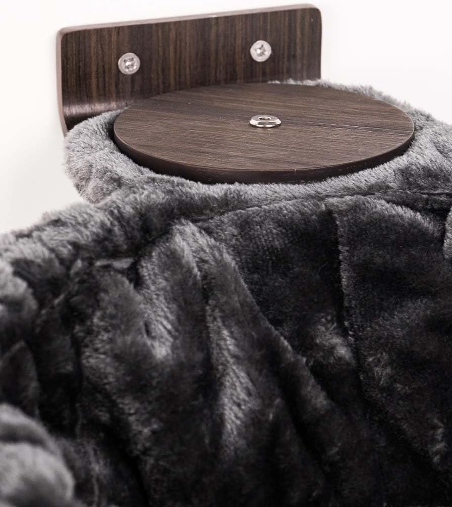 Kletterwand mit Liegemulde, Schwarz-Brauner Look