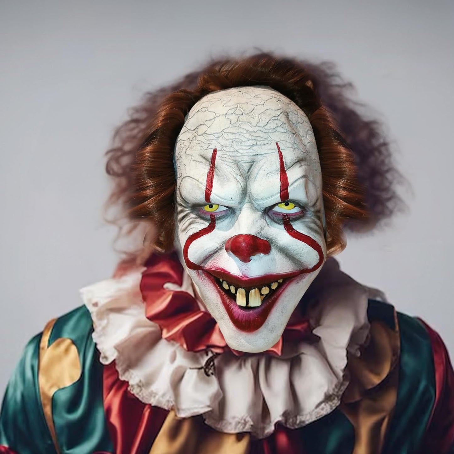 Latexclown Maske, Bak