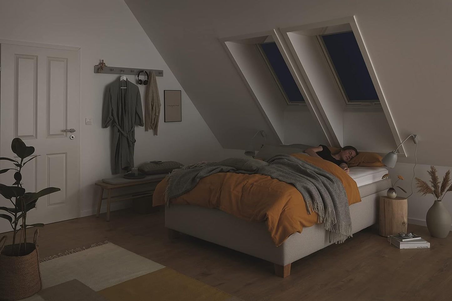 Verdunkelungsrollo für Dachfenster Designo R4/R7, B40 x H64 cm Führungsschiene Silber Blau