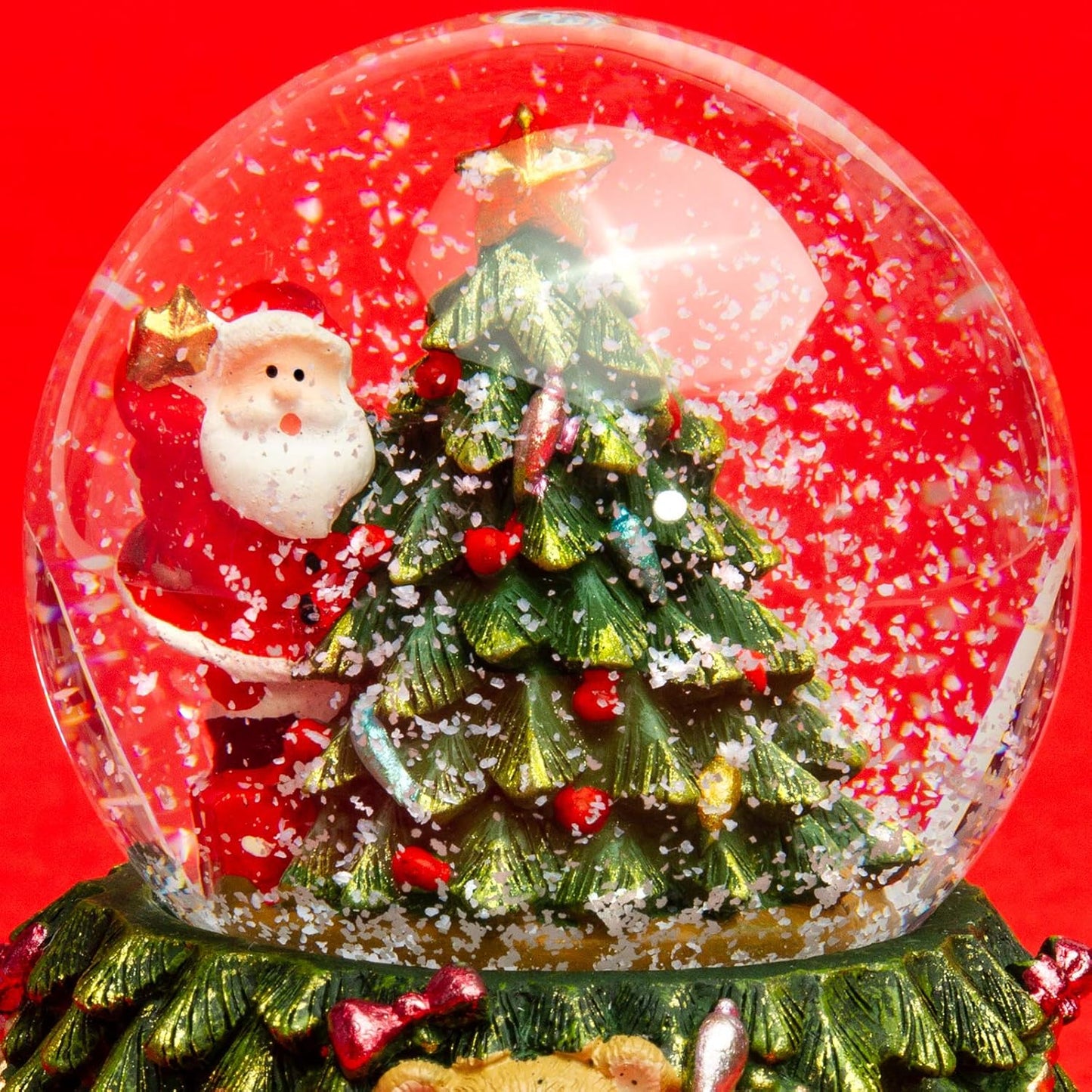 Schneekugel mit Weihnachtsmann, Weihnachtsmann in der Tasse