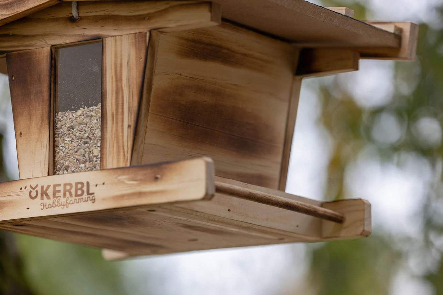 Wetterfestes Vogelfutterhaus aus Holz mit Sichtfenster
