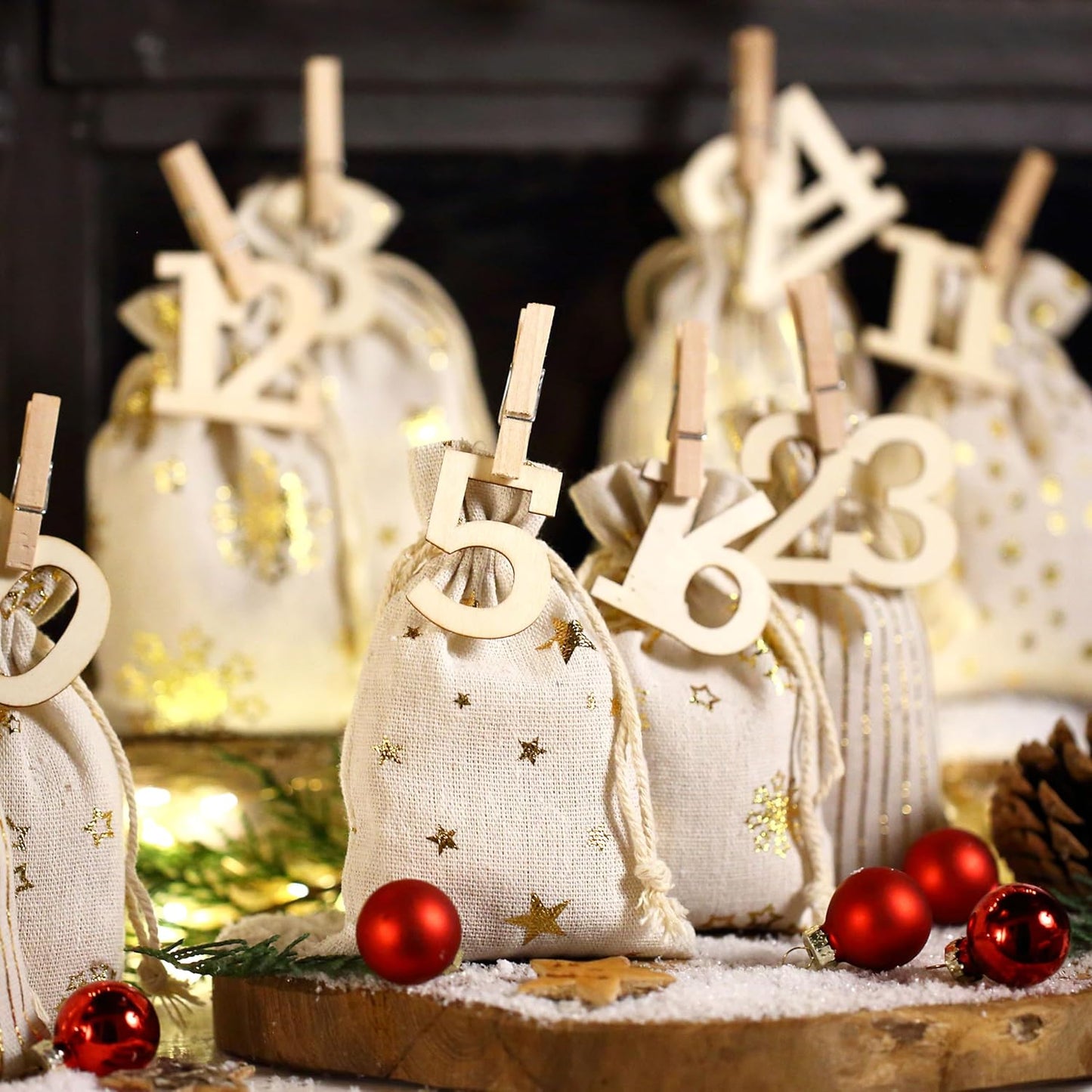Adventskalender mit Stoffsäckchen und Holzzahlen, Gold Bedruckt