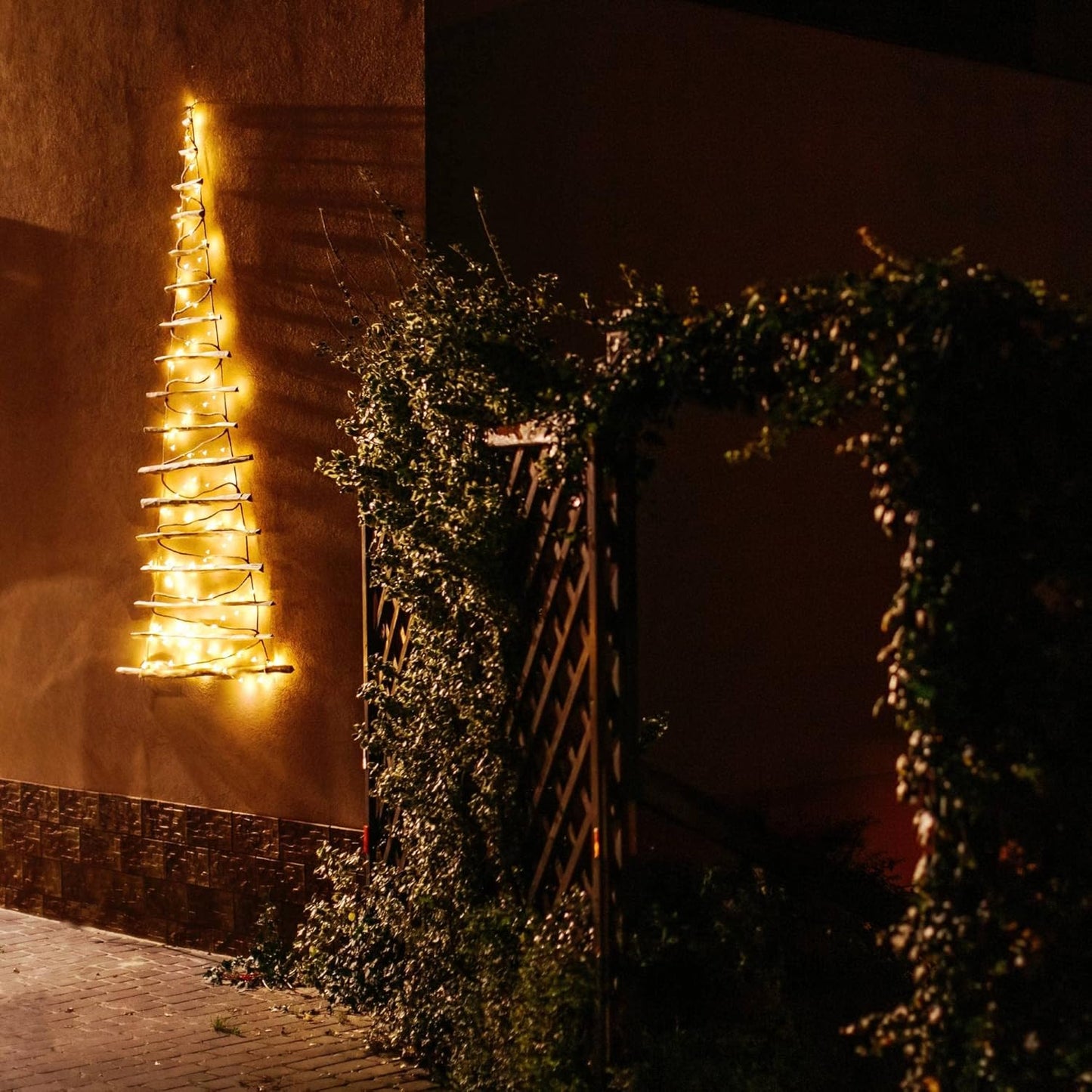 Weihnachtsbaum aus Haselnussholz, 205 cm