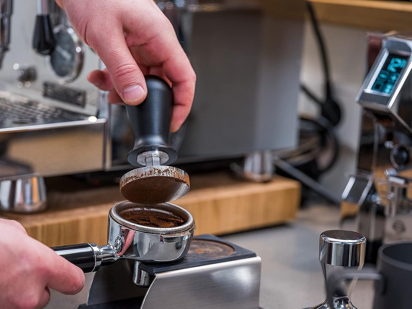 Espresso Tamper mit Matte, Barista Edition, Schwarz ∅ 58 mm