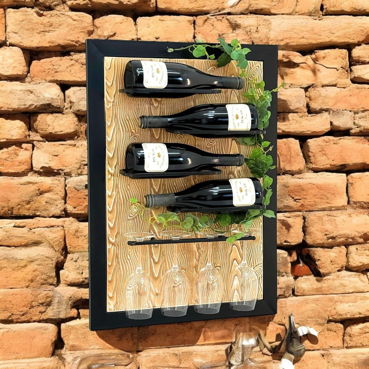 Weinregal mit Glashalter