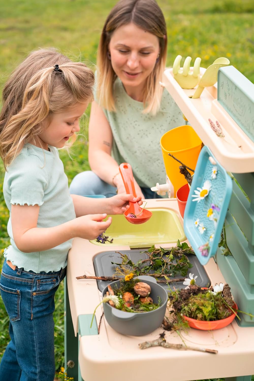 Outdoor-Spielküche mit Zubehör