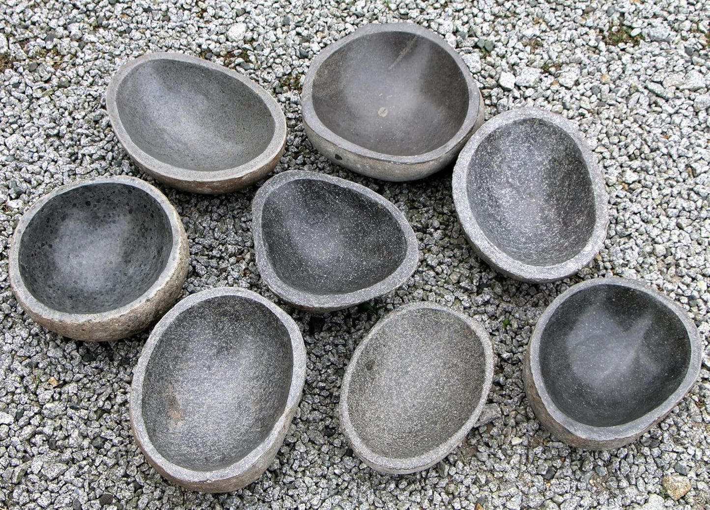 Vogeltränke aus Flussstein, frostsicher