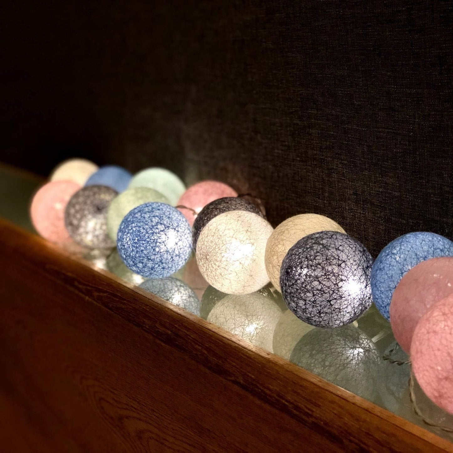 LED-Lichterkette mit Baumwollkugeln, Bunt Batterie