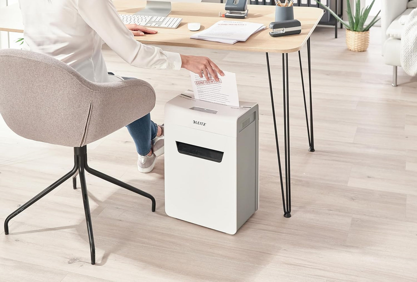 IQ Premium 10X Aktenvernichter, 10 Blatt Partikelschnitt