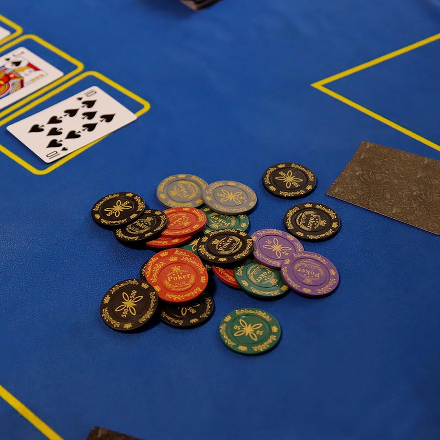 Pokerset mit Tischauflage und 300 Pokerchips, 300 Chips mit Aufdruck