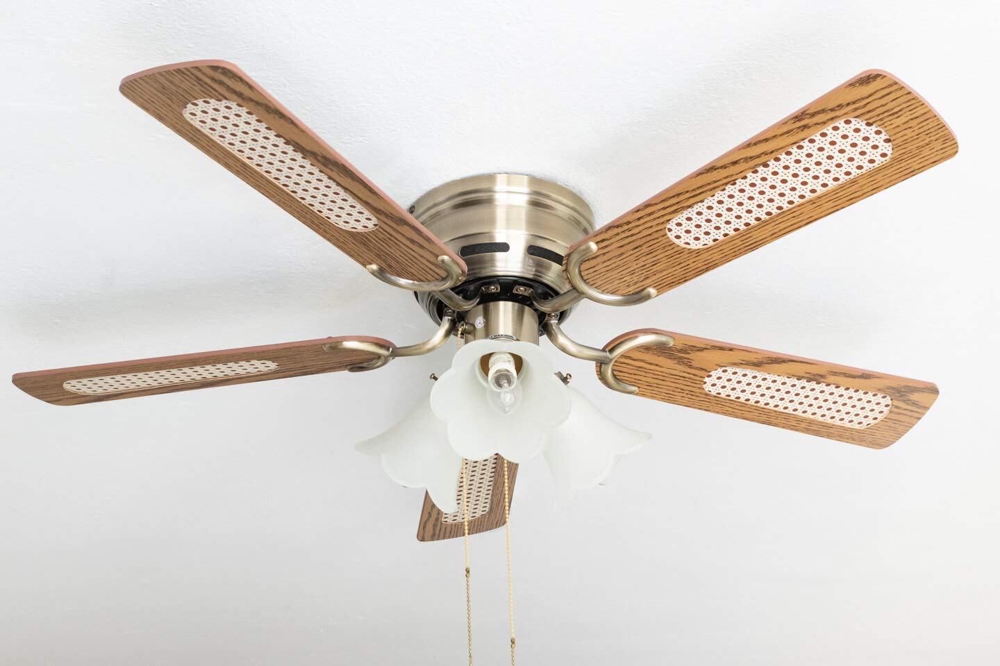 Kisa Deluxe Deckenventilator mit Beleuchtung, Eiche / Walnuss
