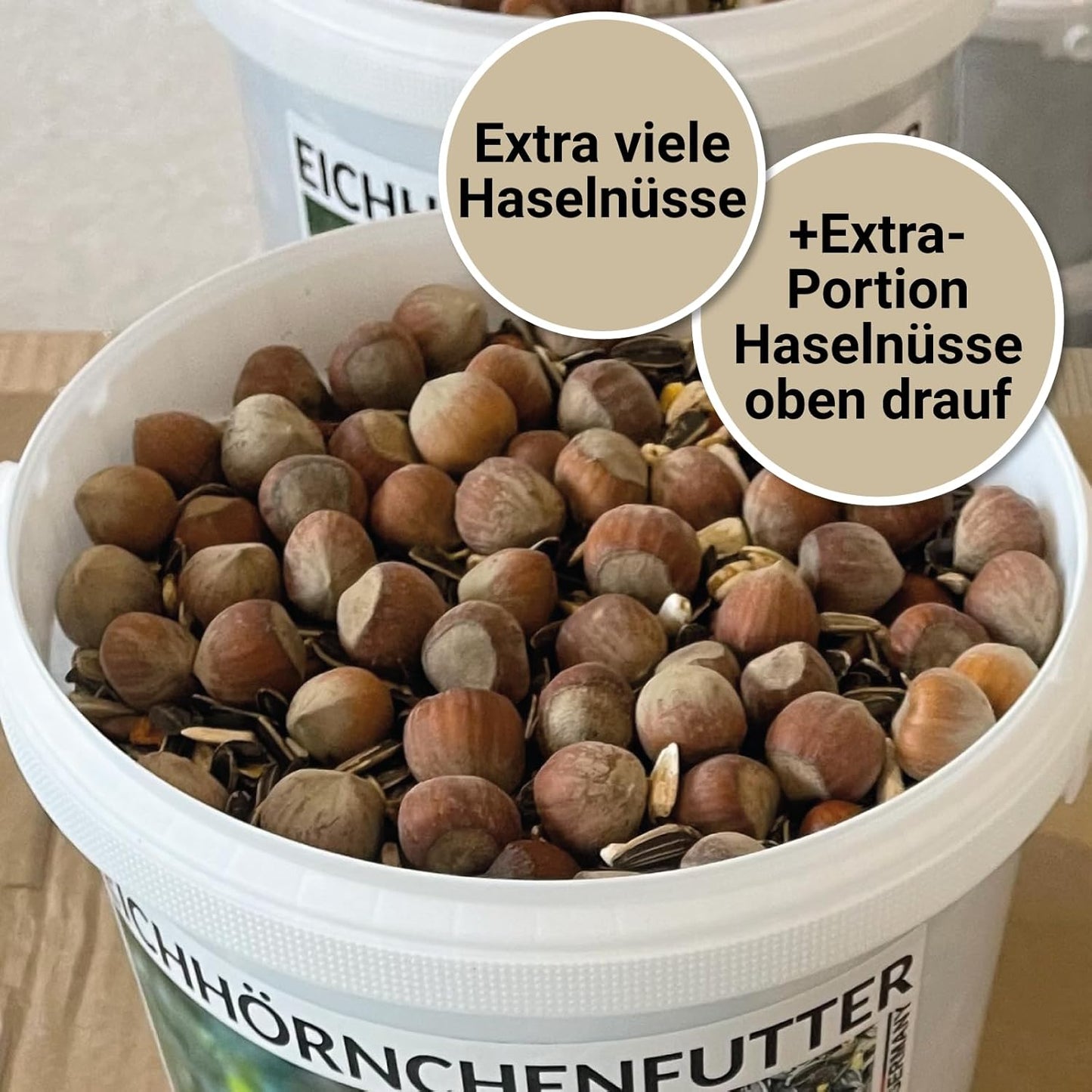 Eichhörnchenfutter mit Haselnüssen, Eimer 2,2 kg