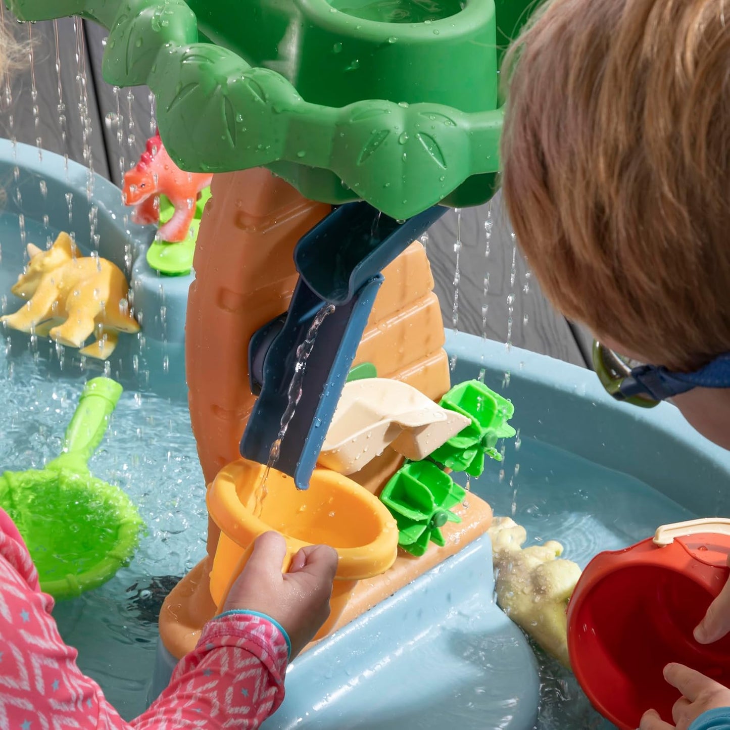 Dino Showers Wasserspieltisch mit Zubehör (13-teilig), Braun