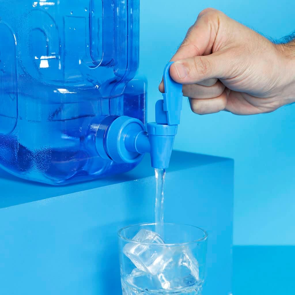 Wasserspender mit Zapfhahn und Griff