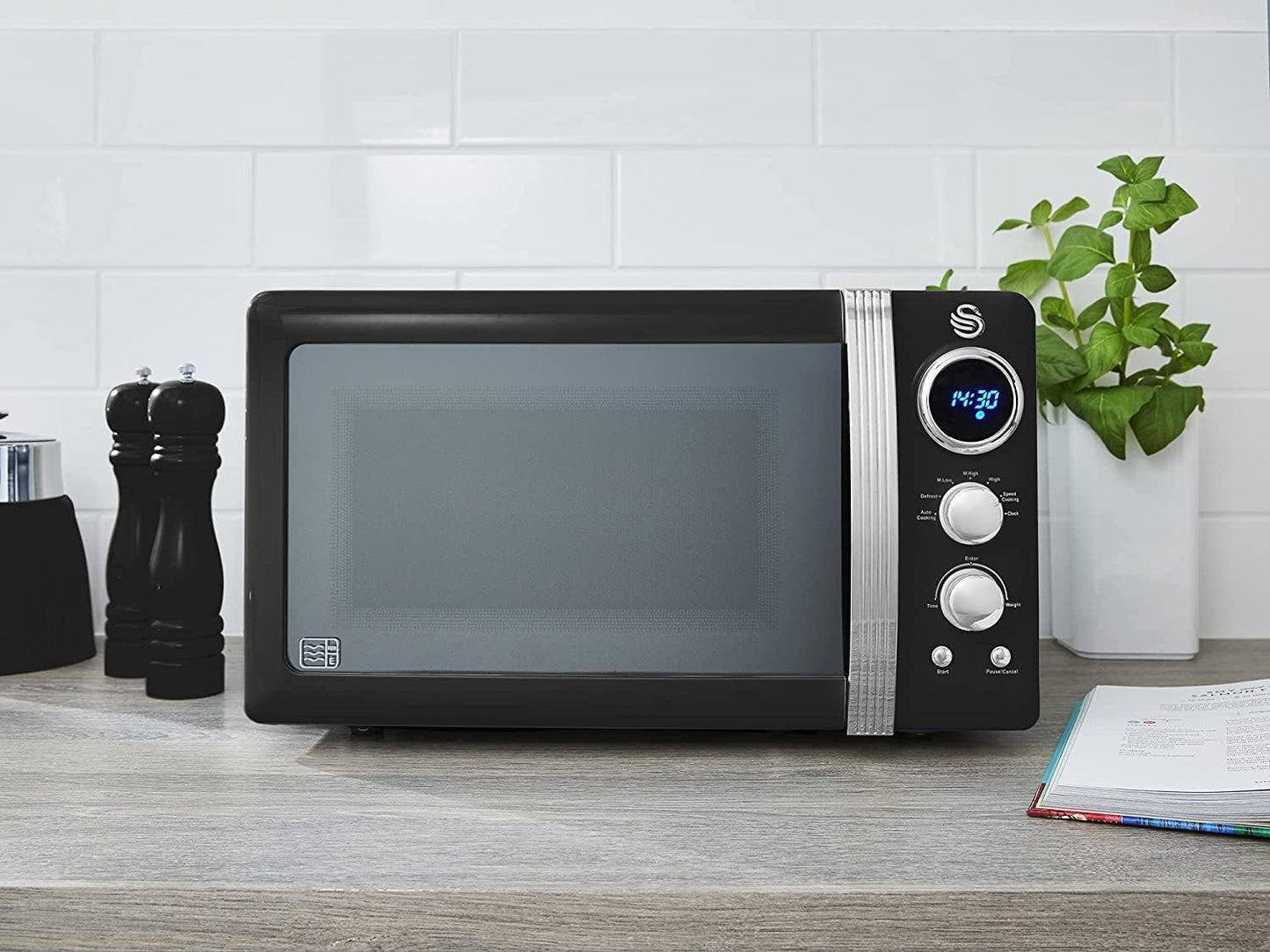 Retro Digitale Mikrowelle SM22030LBNEU, Timer und Auftaufunktion, Schwarz