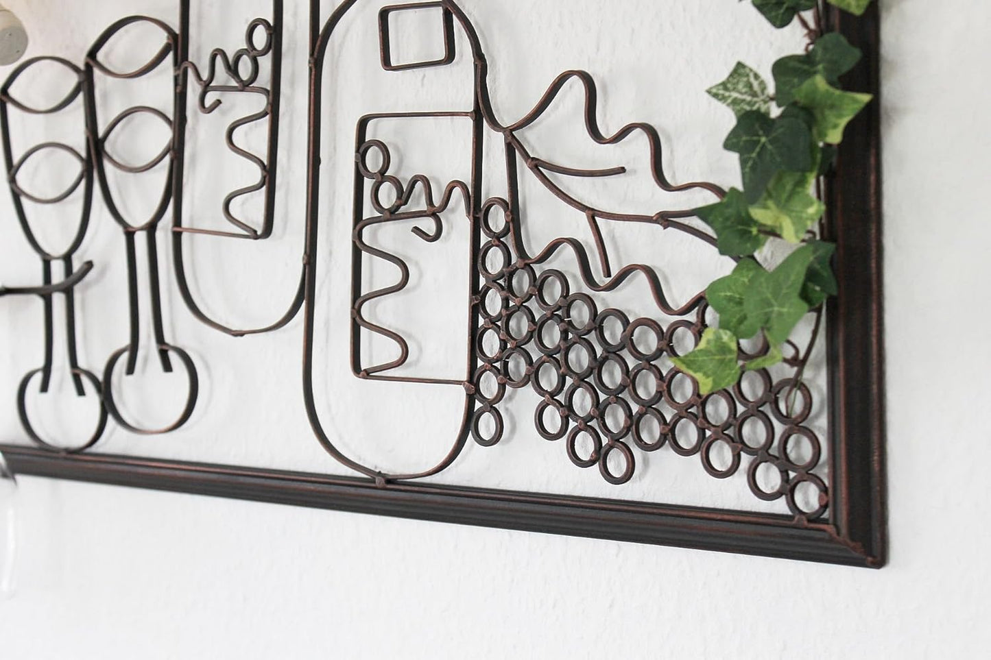 Weinregal mit Glashalter für die Wand