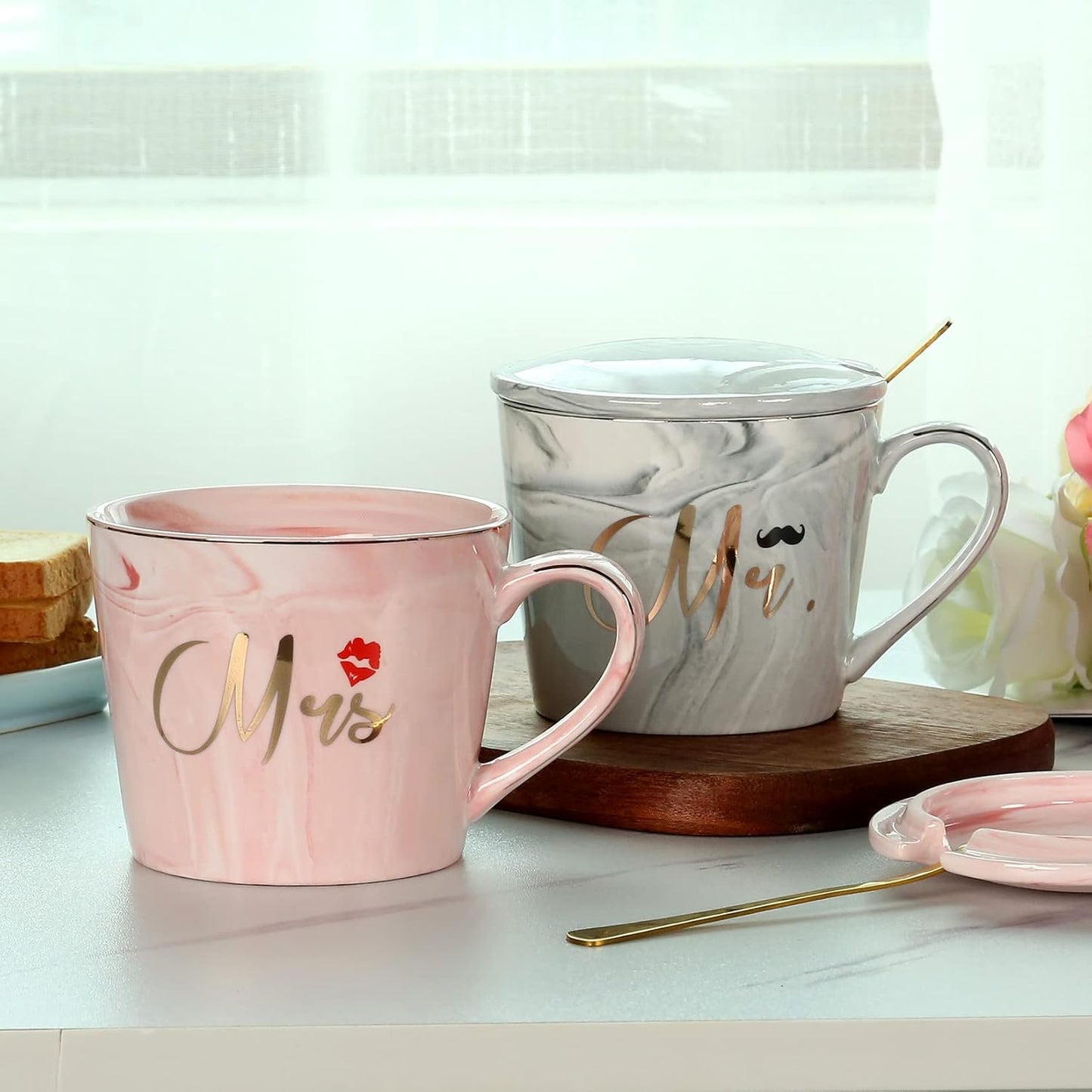 Hochzeits-Kaffeebecher-Set: Mr and Mrs, ovale