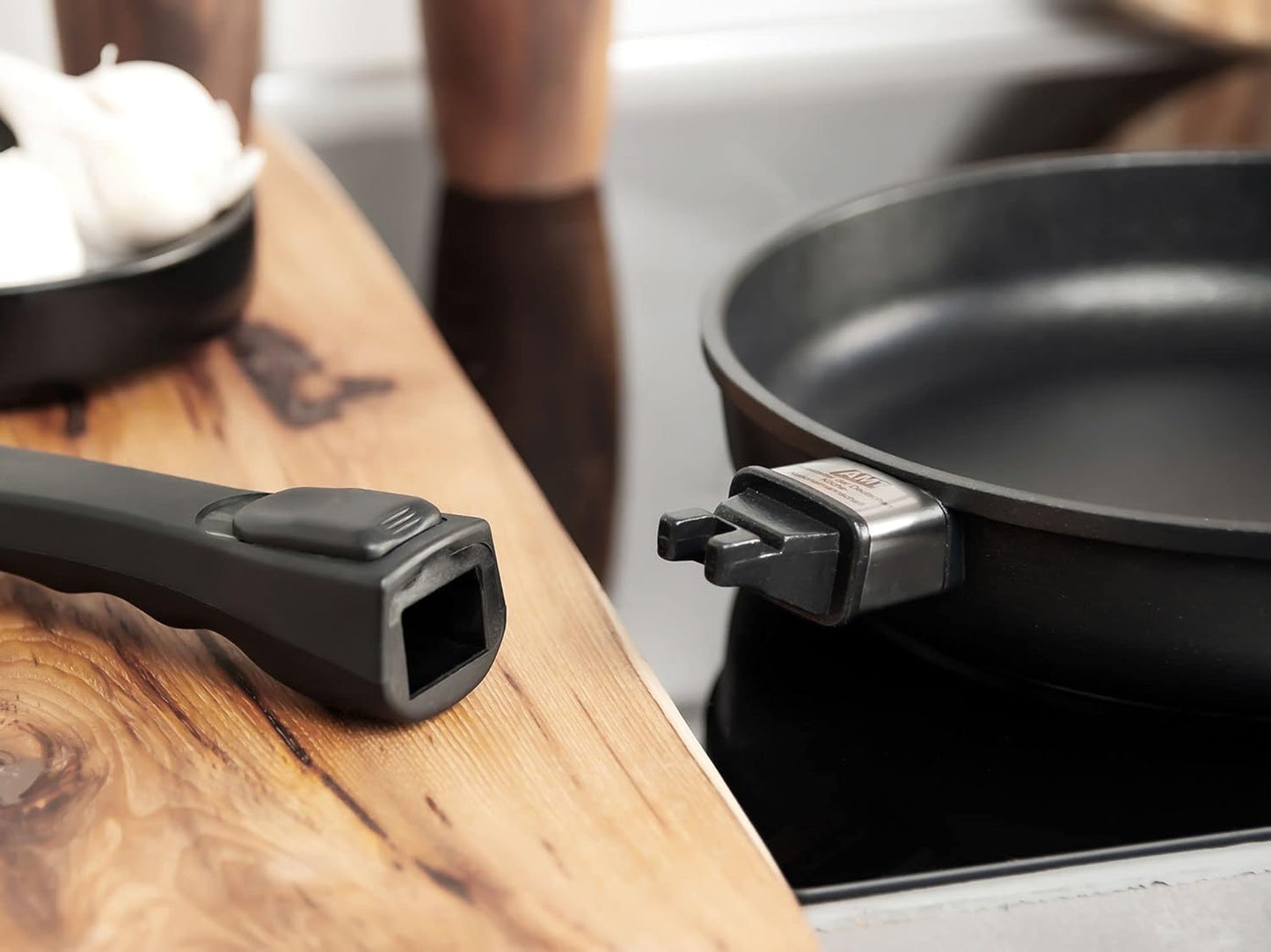 Induktionsgeeignete Gusspfanne mit Antihaftbeschichtung, Ø 32 cm Induktionsgeeignet