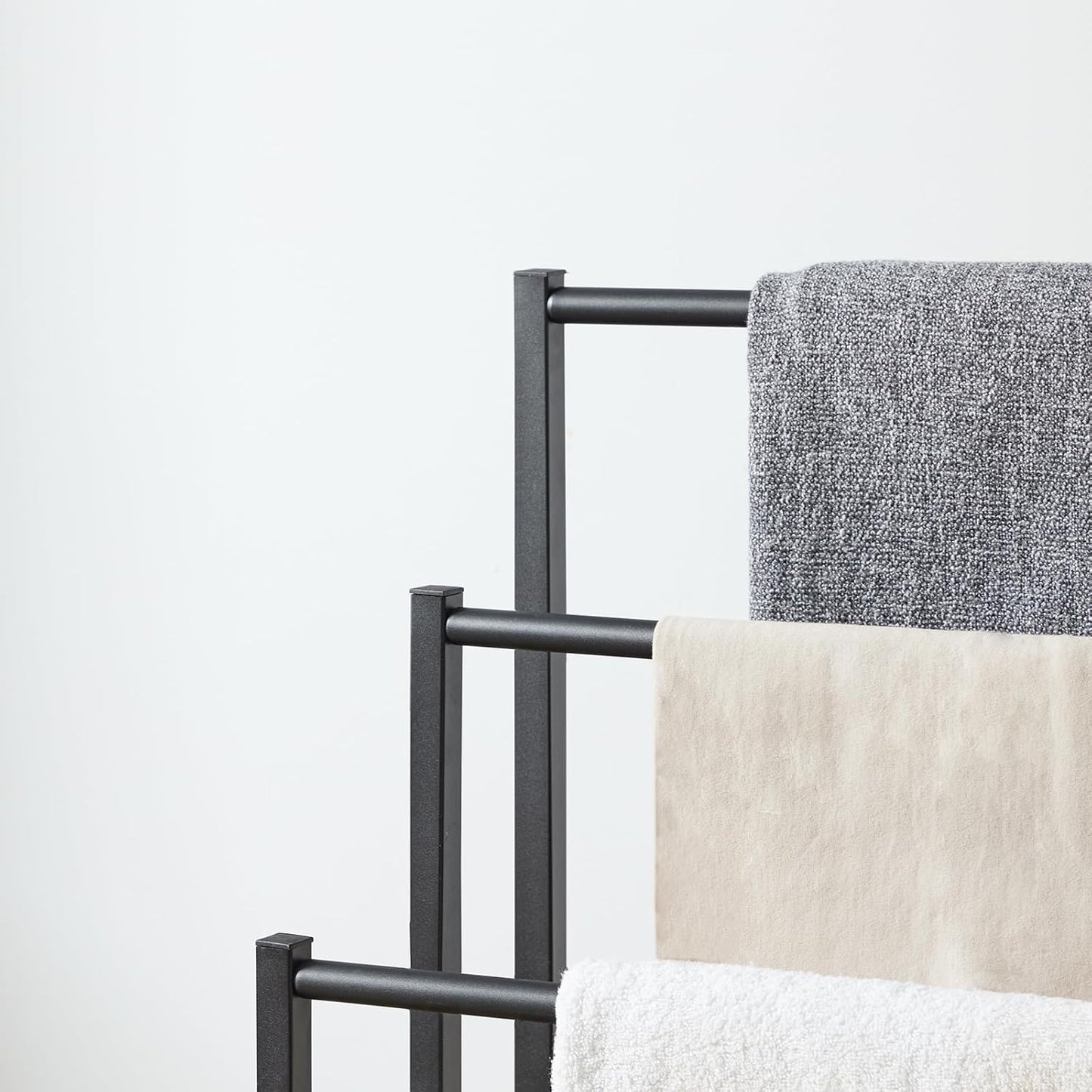 Freistehender Handtuchständer mit 3 Stangen, 60 x 28 x 81 cm Dunkelbraun + Schwarz