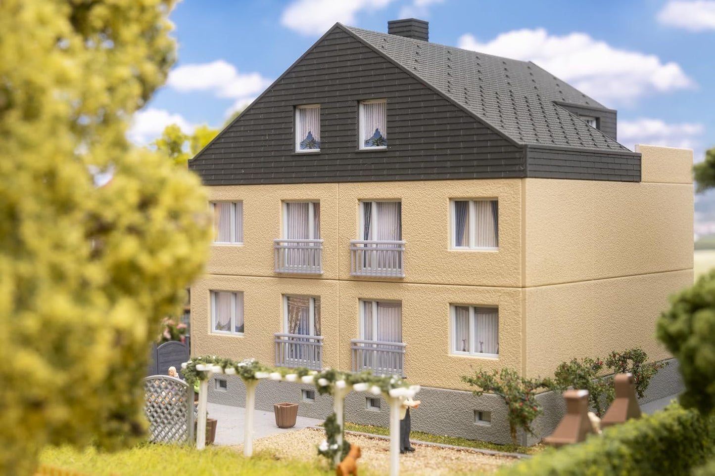 Mehrfamilienhaus Modell für Spurweite H0