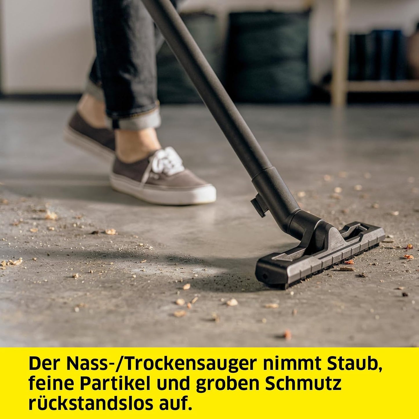 Nass- und Trockensauger WD 4 P V-20/5/22, Kunststoffbehälter mit Gerätesteckdose