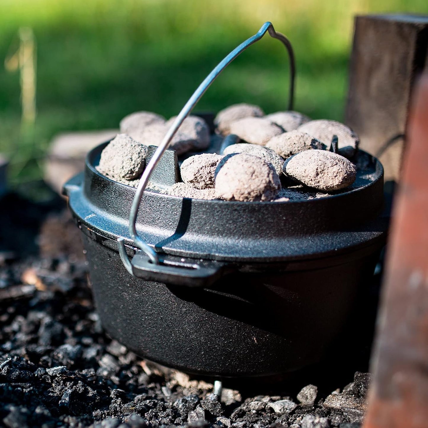 Dutch Oven, DO12P, mit Deckelheber und Standfüssen, eingebrannt, 13,6 Liter (DO12P) Topf mit Füsse