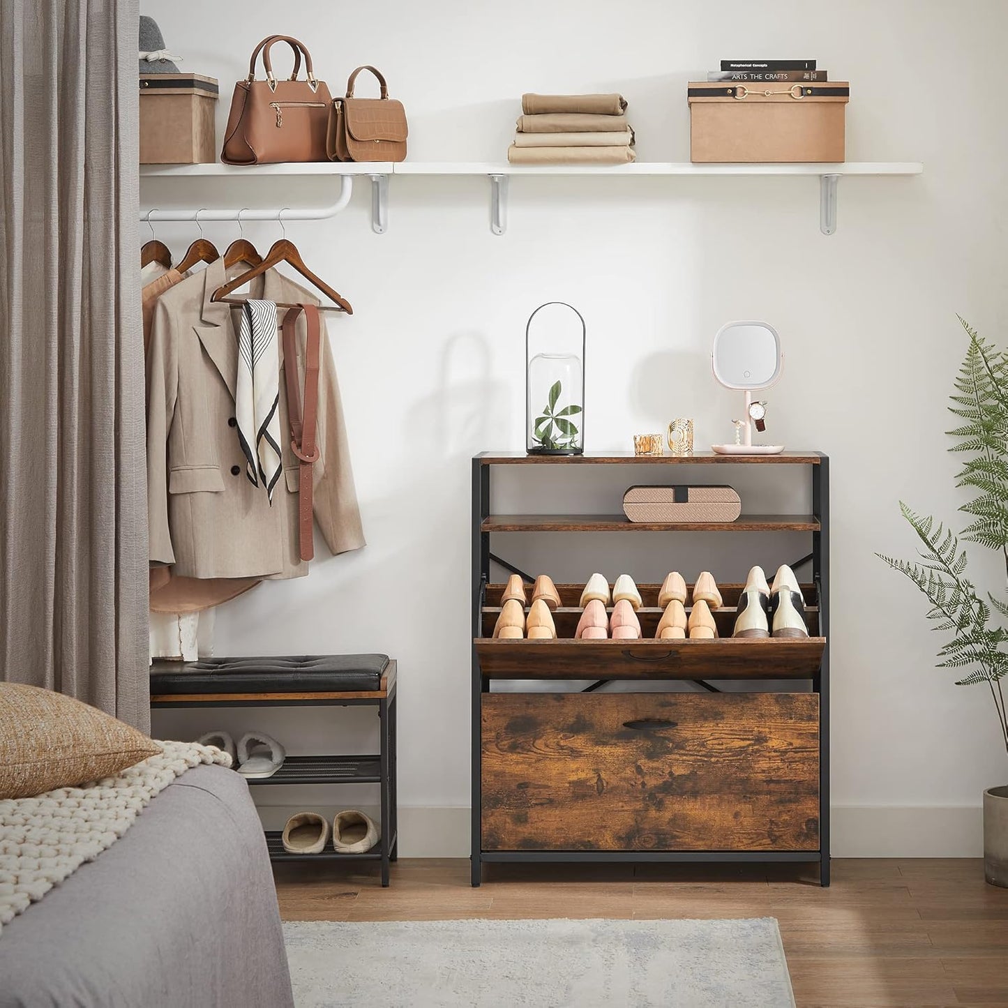 Schuhschrank mit Kippfächern, 2 Klappen (80L x 95H cm)