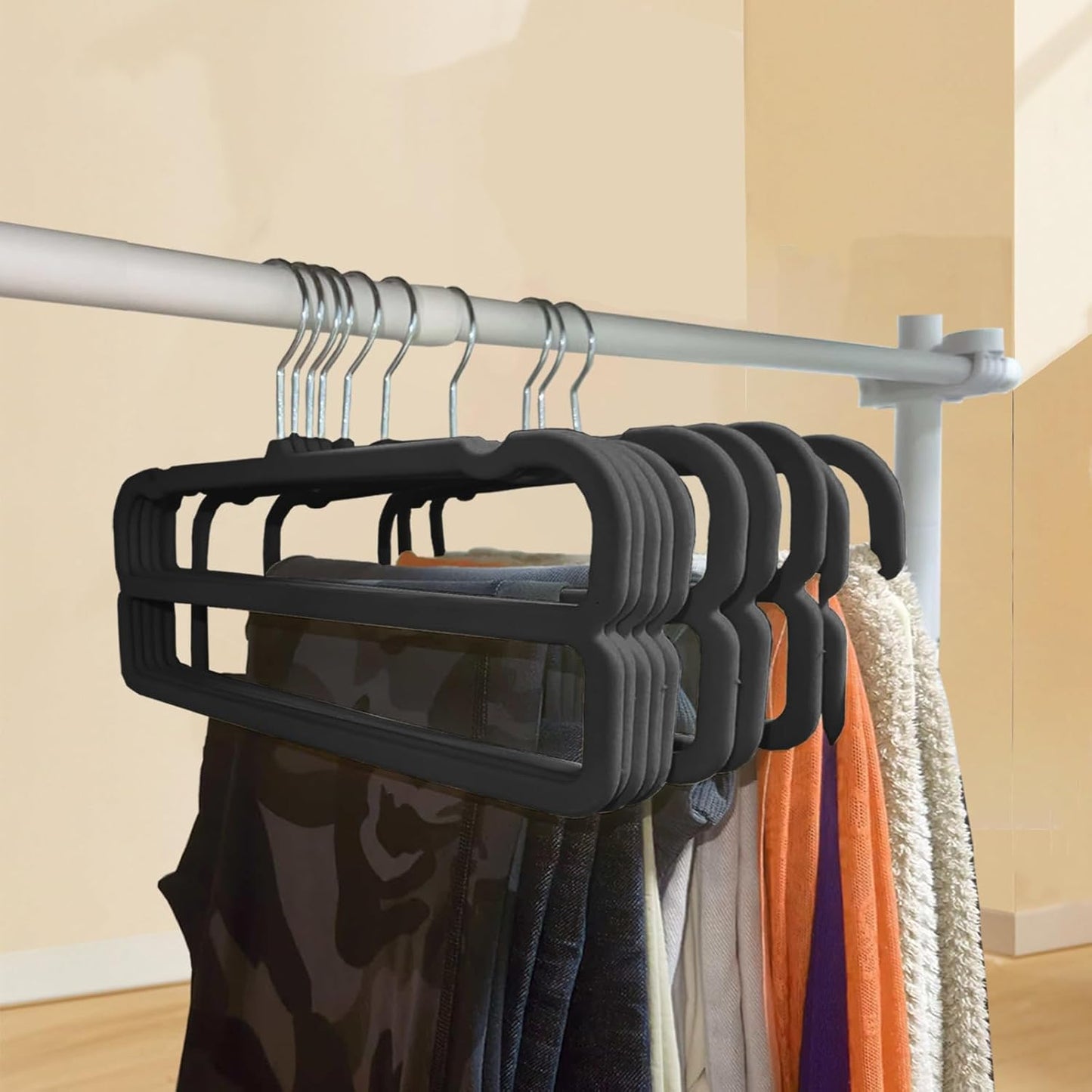 Samt Kleiderbügel-Set für Hosen (10 Stück), Schwarz