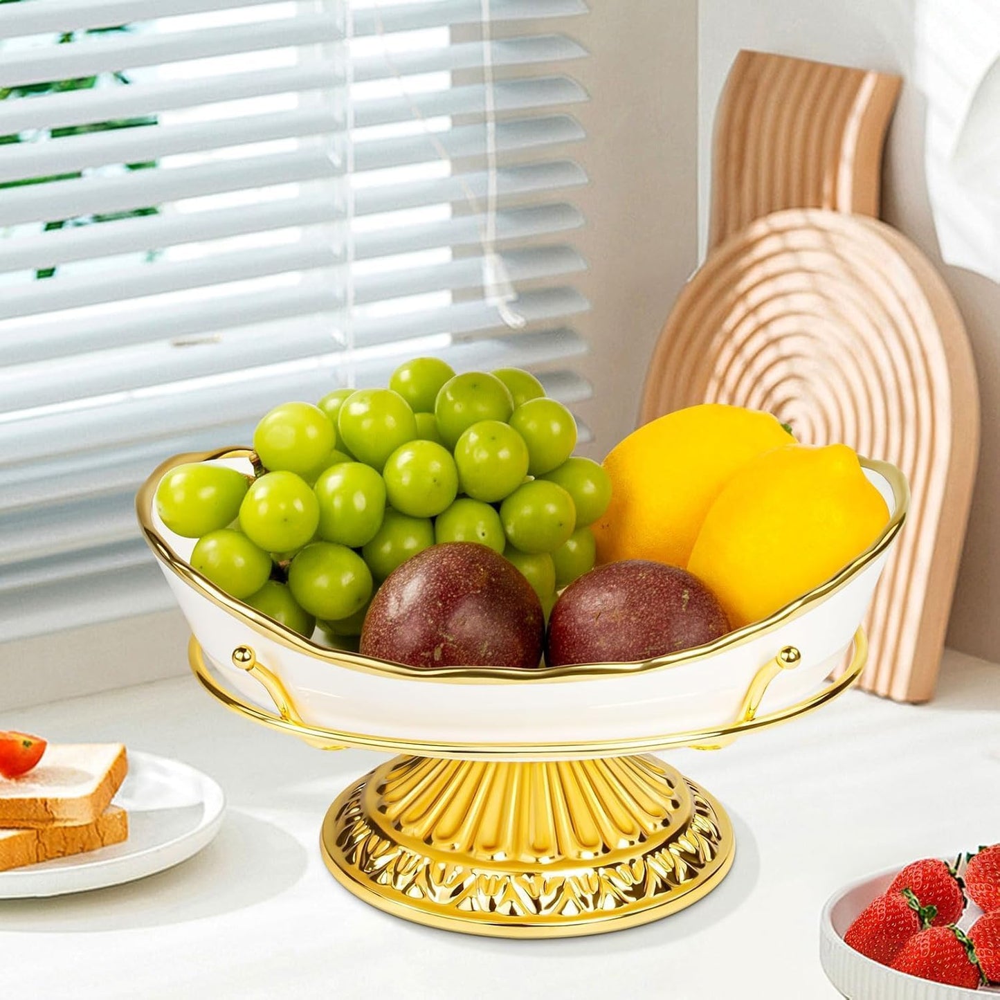 Obstschale mit Ständer, Gold