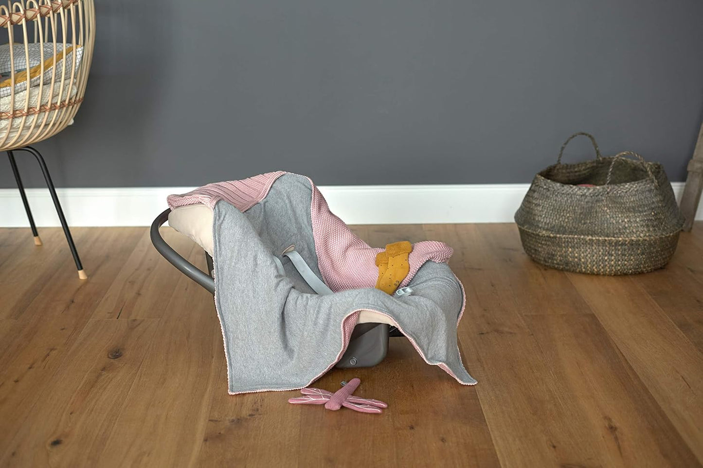 Baby Strickdecke für Autositz und Babyschale, für 3-Punkt-Gurtschlitze, Dusky Pink