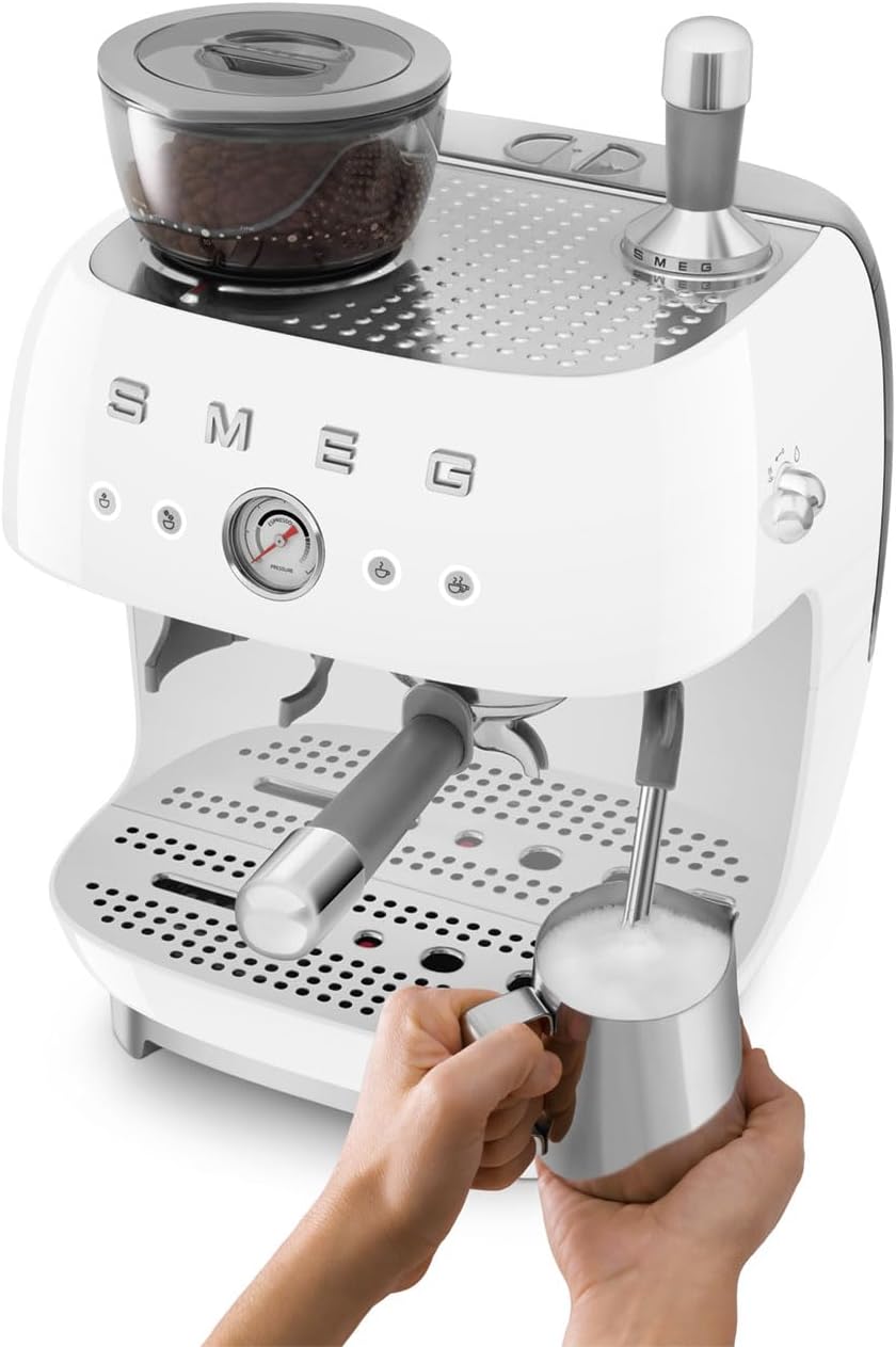 EGF03WHEU Espressomaschine mit Mahlwerk, Weiss