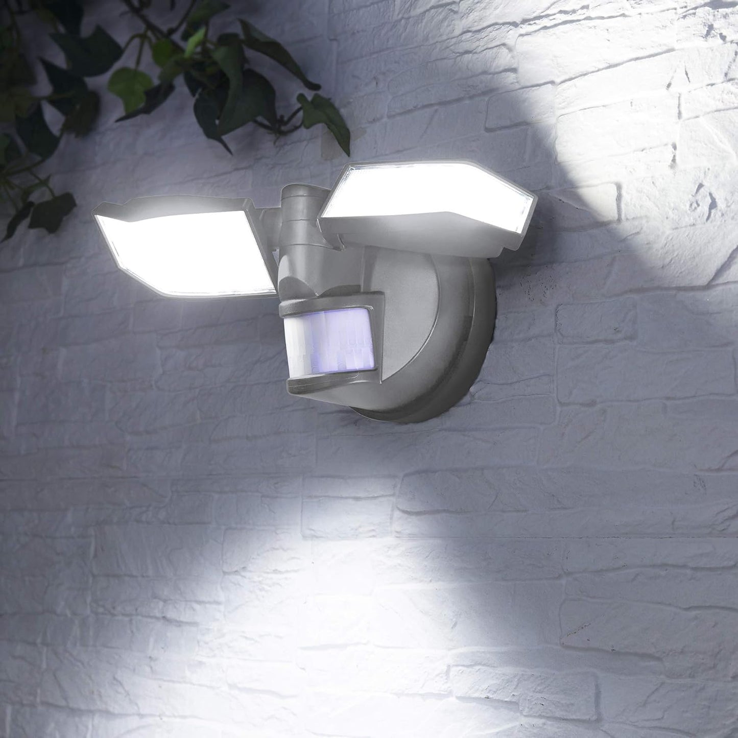 Schwenkbarer LED-Fassadenstrahler mit Bewegungsmelder, Grau