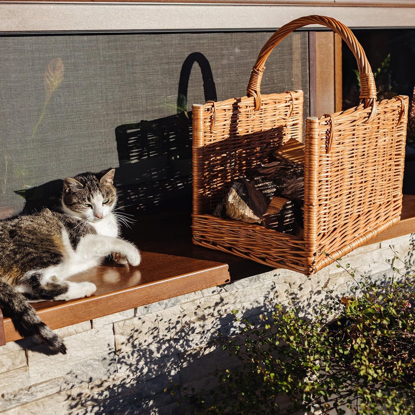 Grosser Kaminkorb aus Rattan, ohne Jute 45 x 30 x 47 cm Braun