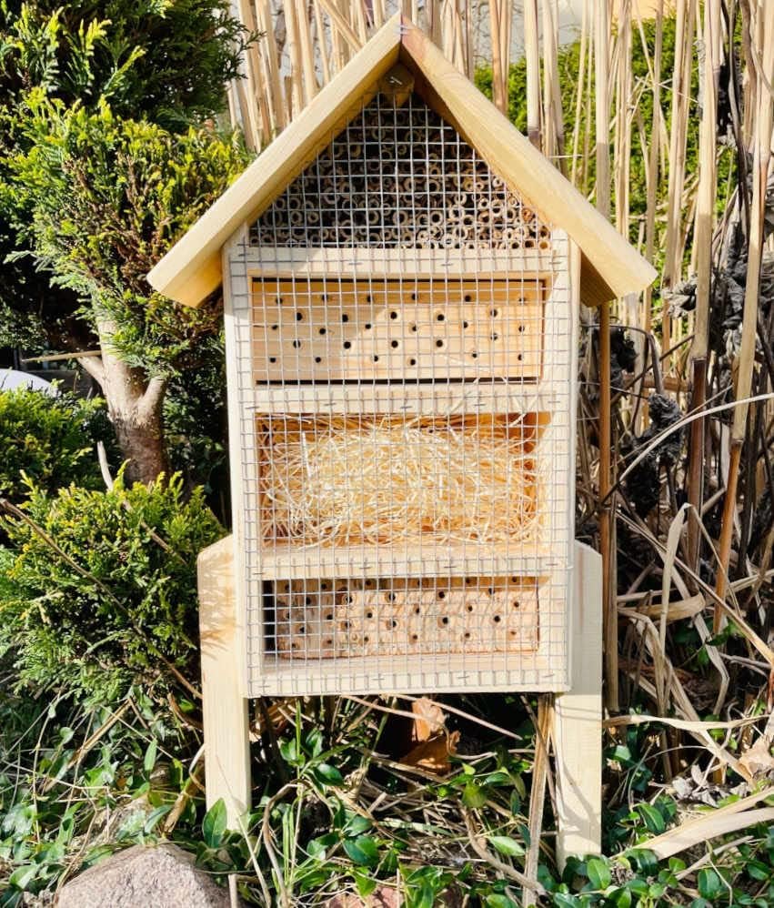 Handgefertigtes Insektenhotel, Natur L