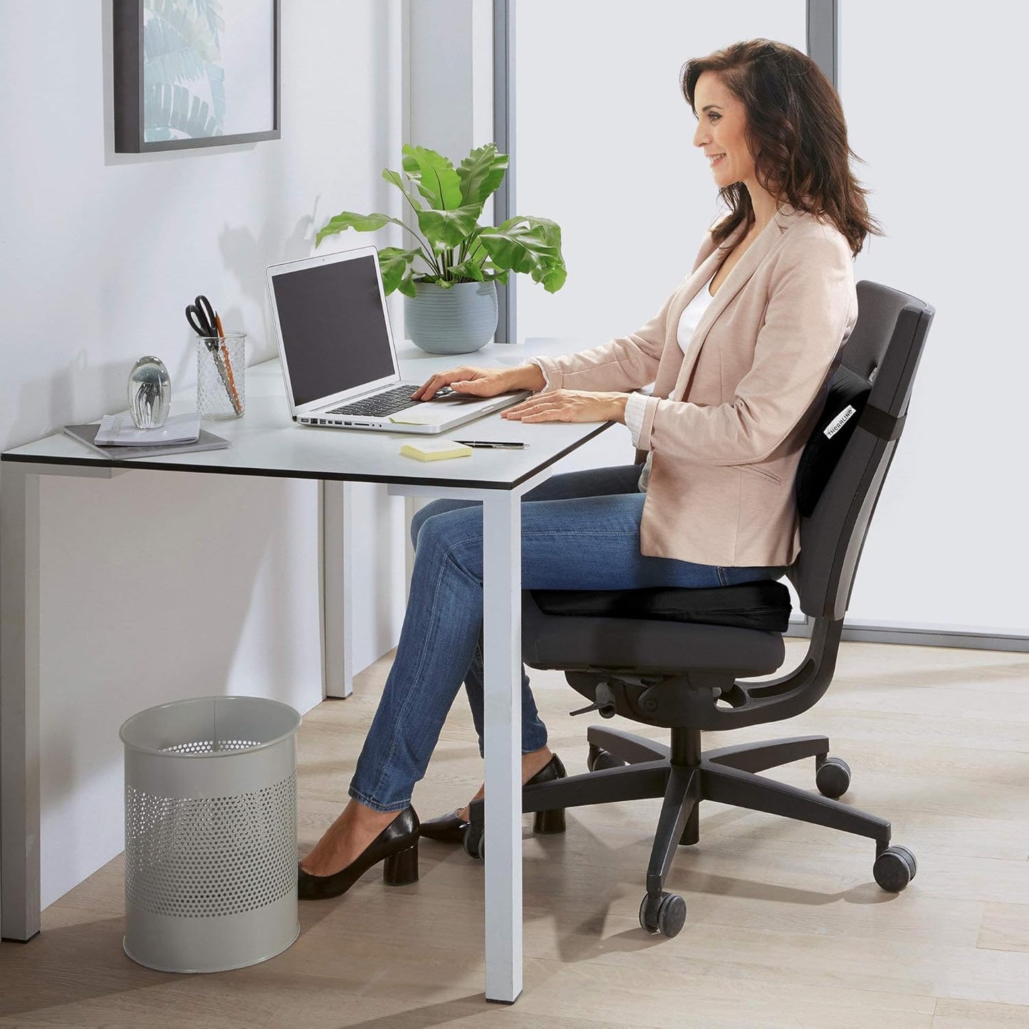Ergonomisches Lordosekissen für Auto & Büro, Schwarz