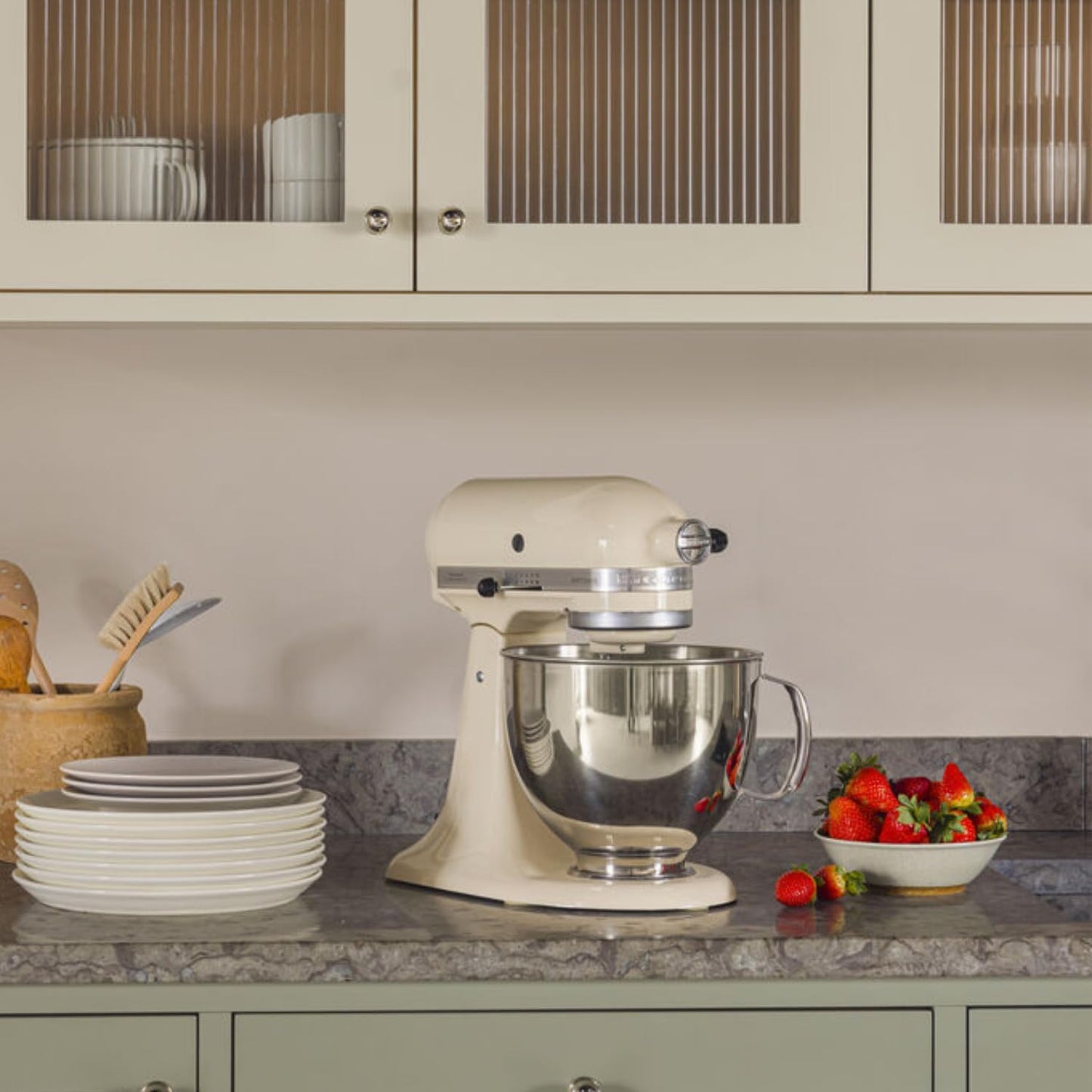 Küchenmaschine Artisan KSM175 mit kippbarem Food Processor, 4,8 Liter Crème