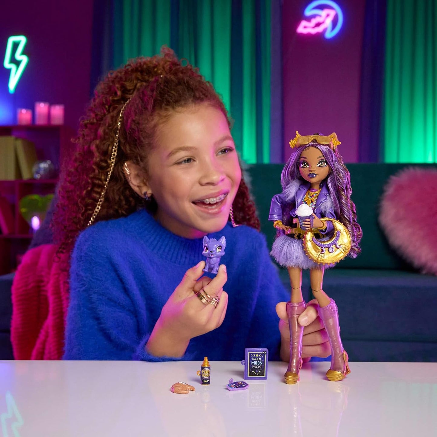 Clawdeen Puppe, Violett