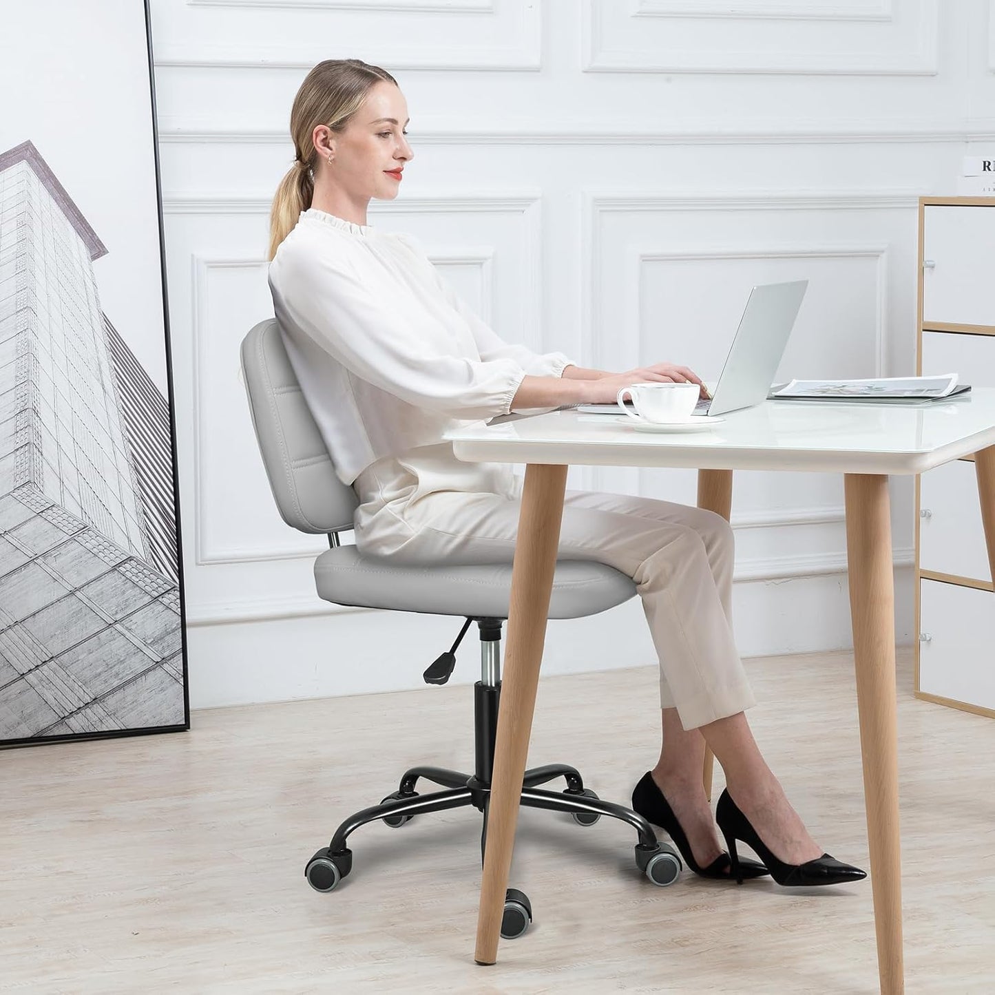 Ergonomischer Bürostuhl ohne Armlehnen, höhenverstellbar, Hellgrau 86x55cm