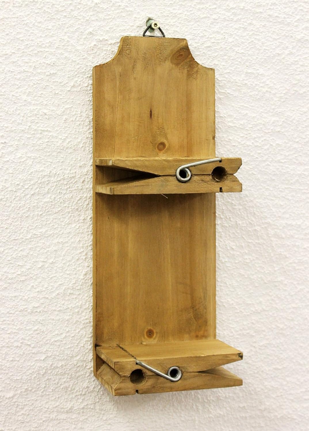 Wandregal mit Wäscheklammer
