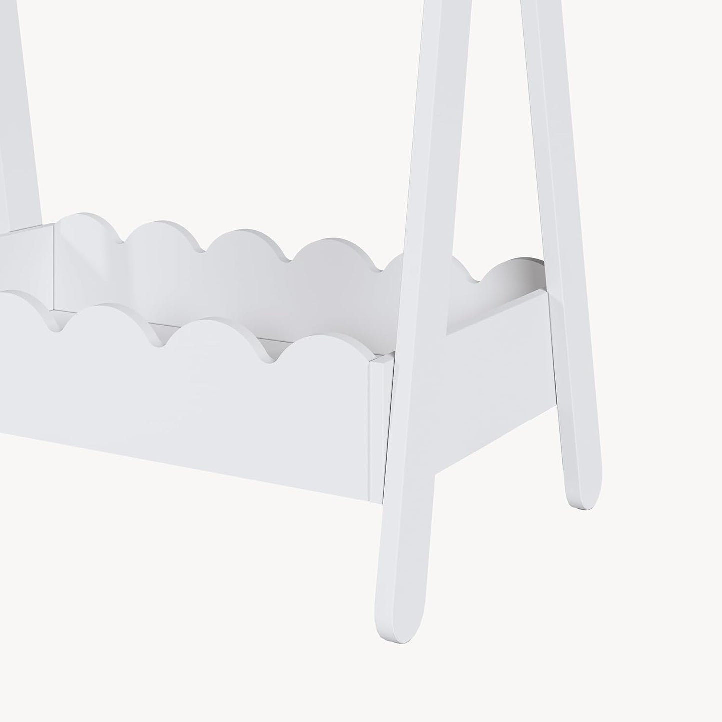Kindergarderobe Vestness, Weiss
